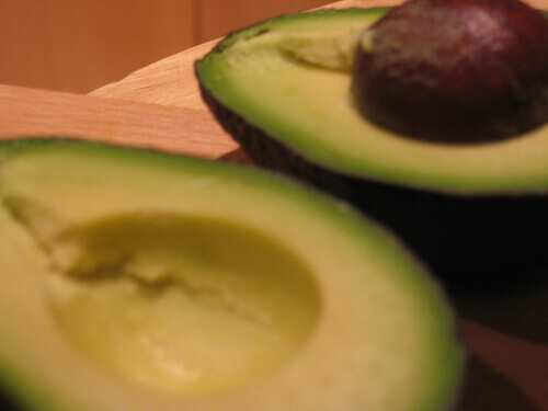 Avokado med kärna