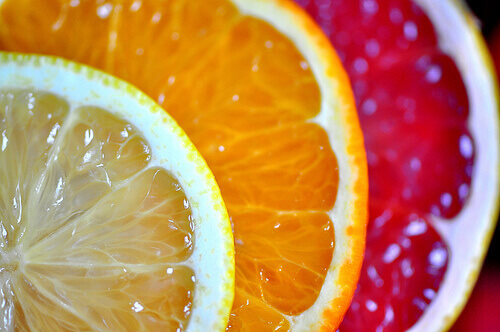 Citrusfrukter i rad