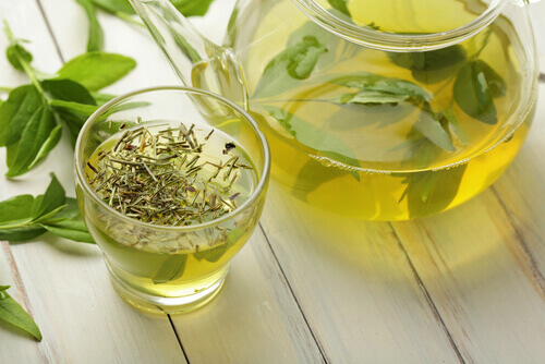 Grönt te är ett livsmedel som ökar ämnesomsättningen