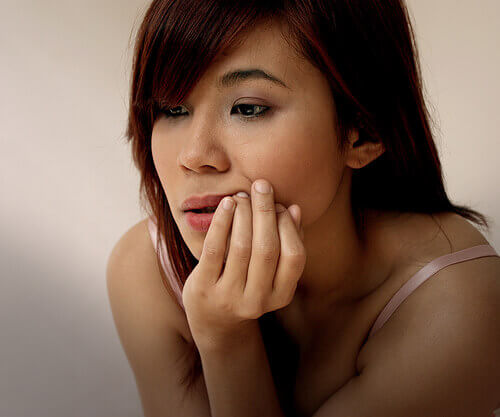 Hur man behandlar munsår med naturliga huskurer