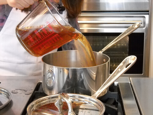 Mat kan bli giftig om den inte tillagas på rätt sätt