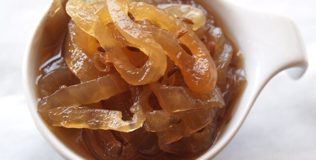 Recept på karamelliserad löksylt du kan göra hemma