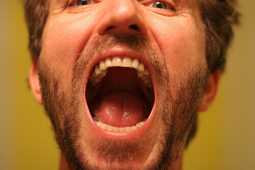 Periodontit kan förstöra tandbenet