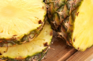 Läckra och läkande drycker med ananasskal