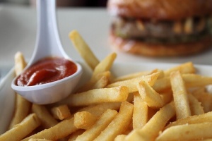 Hur du gör nyttiga och lätta pommes frites