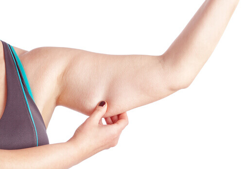 Du kan minska sladdrig hud på armarna