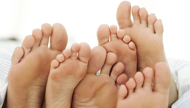 Kontakt med andra fötter kan sprida infektioner