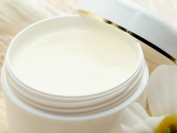 Vaselin kan hjälpa ögonfransarna