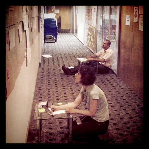 Dålig ställning kan leda till ryggsmärta