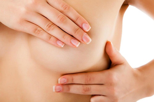 Det finns flera orsaker till varför man kan ha bröstsmärtor
