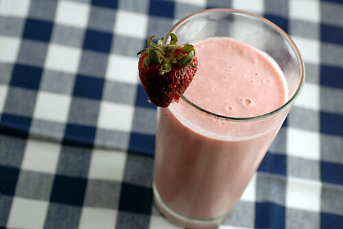 Gör läckra smoothies för viktnedgång