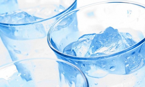 Är det skadligt att dricka kallt vatten?
