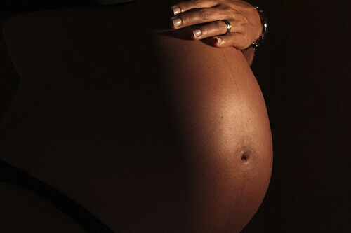 Drick en kopp hallonbladste om dagen