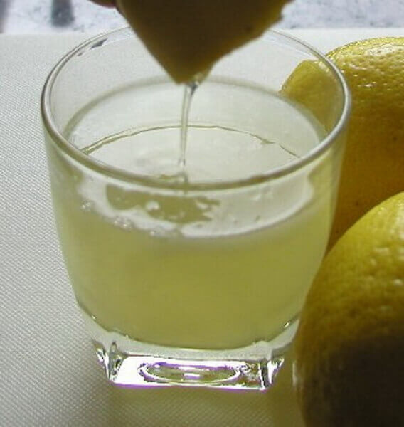Saft från citron