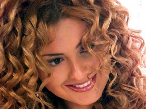 Hemgjorda masker för att få lockigt hår