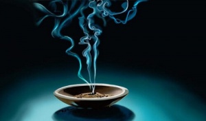 Rökelse för att ändra vibrationen i ditt hem