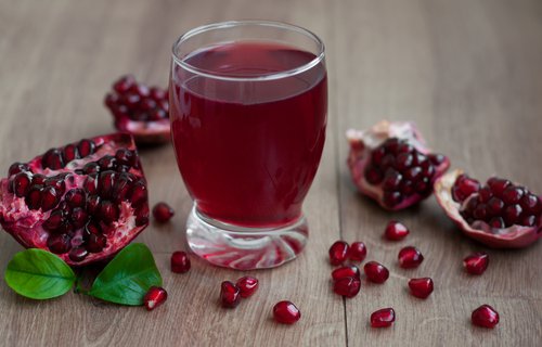 Juice på granatäpple