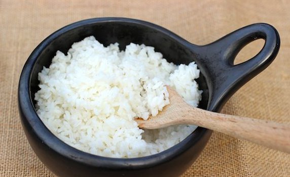 föryngra ansiktet med japansk ansiktsmask