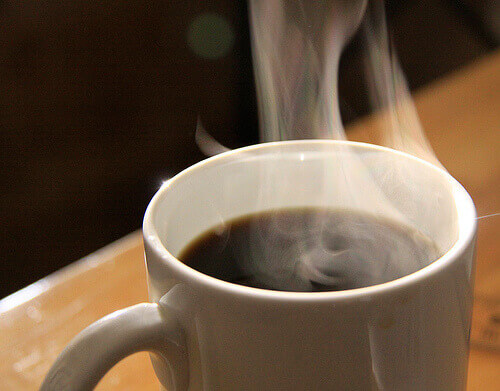 Ånga-från-varmt-kaffe