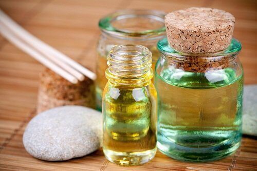 Använd naturliga oljor för din hud