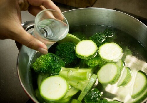 Desinfektera dina grönsaker innan du tillagar dem