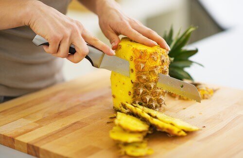 Ät ananas för att tappa vikt och avlägsna gifter