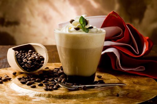 dricka kaffe