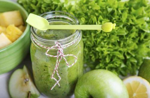 Avgiftningsdrink för att hjälpa dig tappa vikt