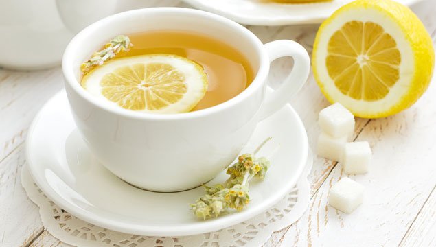 Te på citronskal med socker