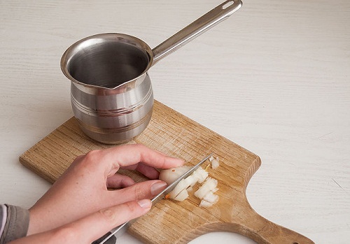 13 trick för att hacka lök utan att gråta