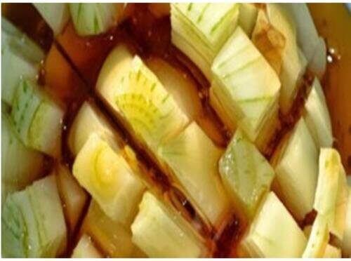 Snabb lindring av hosta med honung och lök