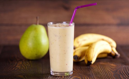 smoothie med päron och banan