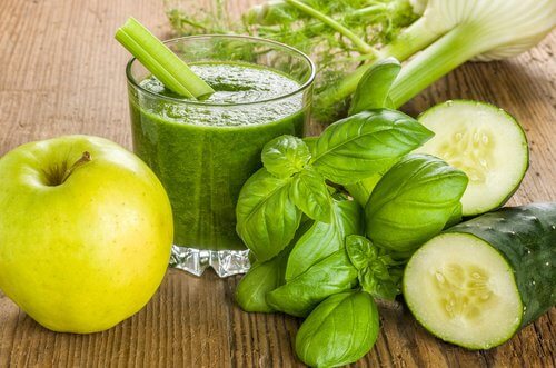 Recept på en grön juice för viktnedgång