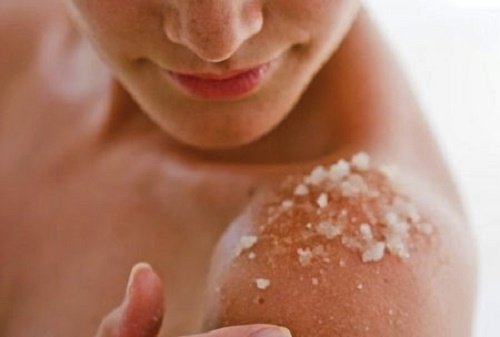 Salt-exfoliant