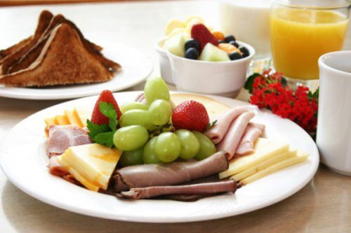 Ät frukt till frukost