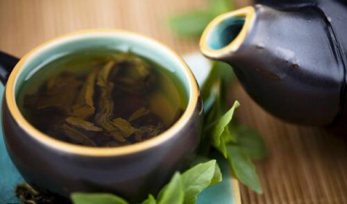 Renande kur med grönt te, citron och stevia