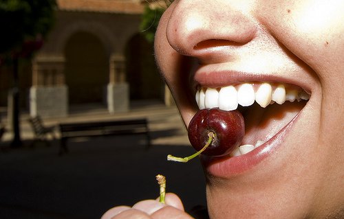 Körsbär i munnen