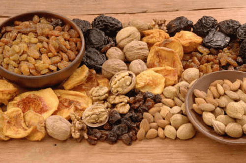 Nötter och torkad frukt