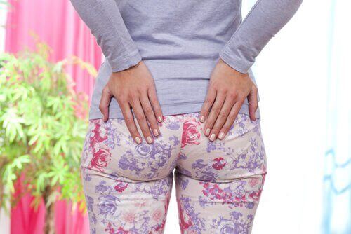 Vi berättar hur man behandlar hemorrojder naturligt