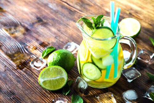 Detoxvatten med lime