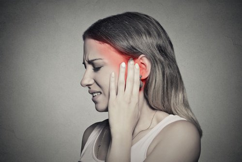 Vad orsakar ringningar i öronen? Behandla det naturligt!