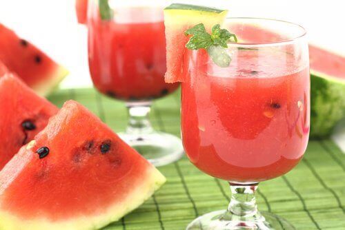 Te med vattenmelonkärnor för att avgifta njurarna