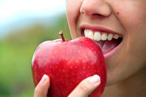 Bör man äta frukt efter middagen?