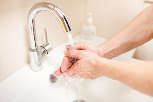Tvätta händer