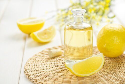 Citronolja mot hudfläckar