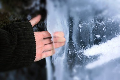Hand under is