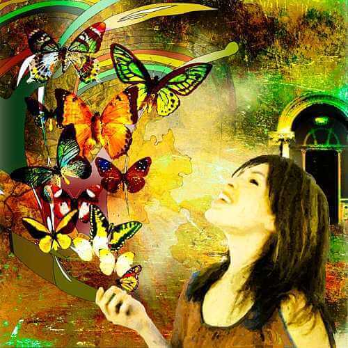 Kvinna med fjärilar