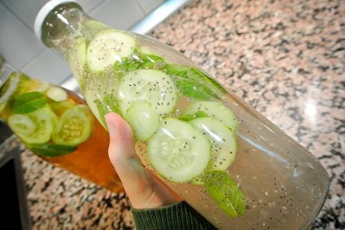 Vatten med ingefära och gurka