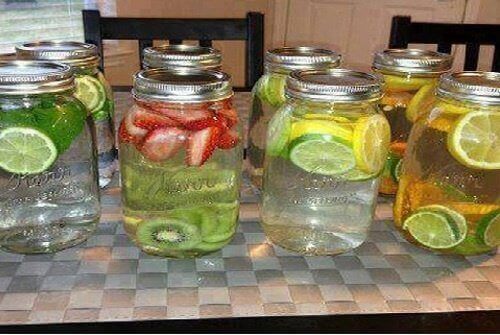 8 smaksatta vatten du måste prova