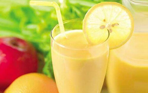 Viktminskningssmoothie med äpple, citron och grapefrukt